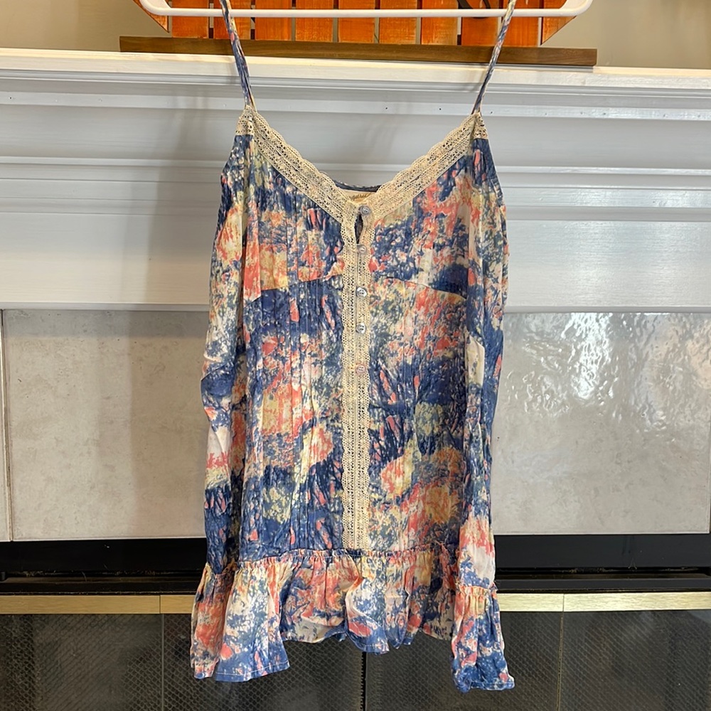 Medium Buckle (Mystree) Floral Tank Top